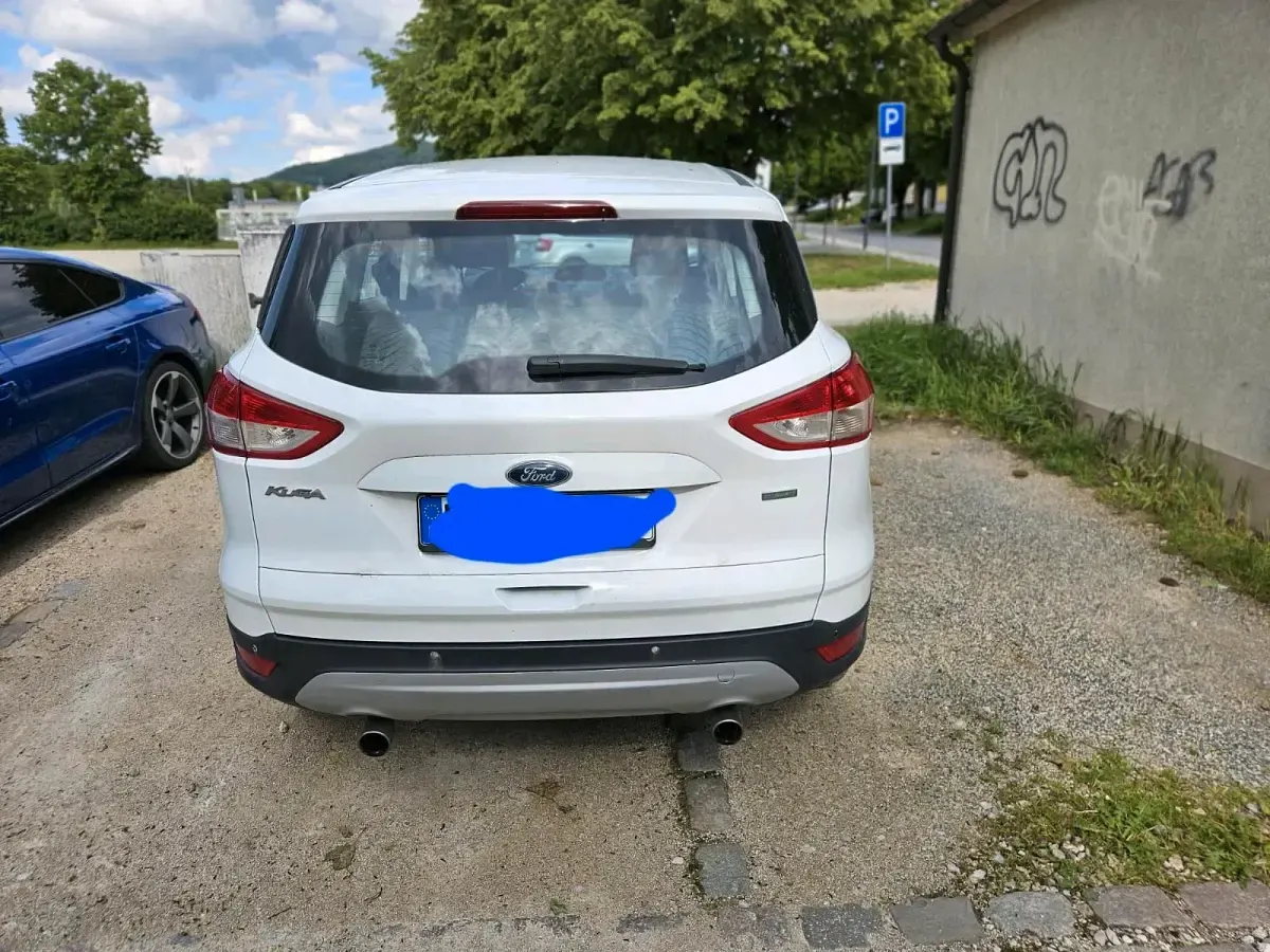 Gebraucht Ford Kuga 120 PS (88 kW) 2016 Weiß SUV