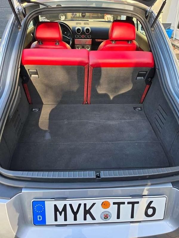 Second-hand Audi TT 224 CP (164 kW) 2002 Argintiu Coupe