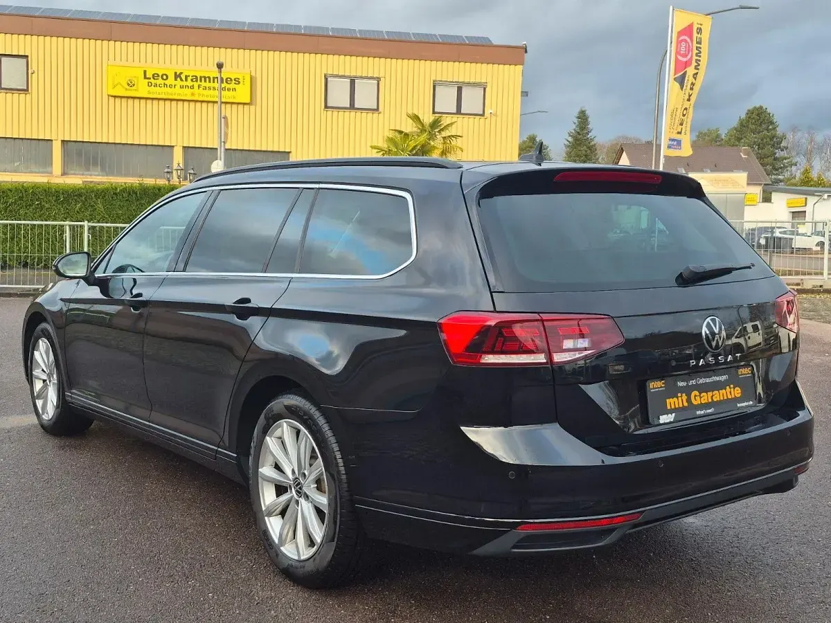 Gebraucht VW Passat 150 PS (110 kW) 2021 Schwarz Kombi