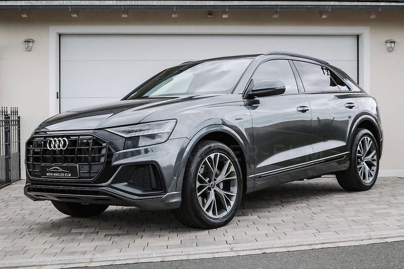 Gebraucht Audi Q8 S-Line 286 PS (210 kW) 2024 Grau SUV
