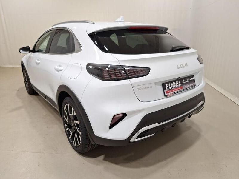 Neu Kia XCeed 179 PS (131 kW) 2025 Casa white SUV