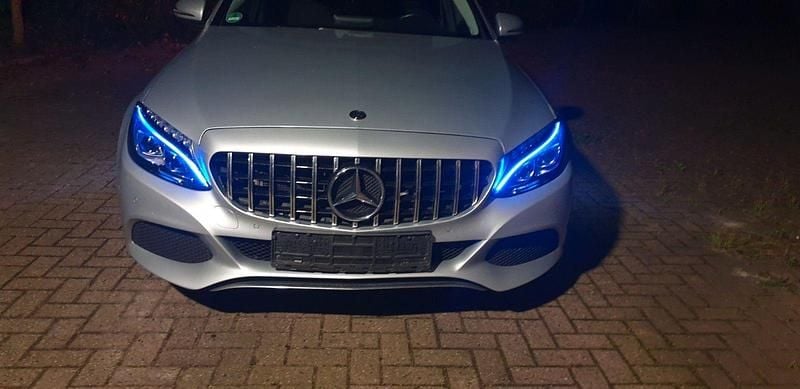 Silber Gebraucht 2018 Mercedes C250 Exclusive Kombi | 17.800 € (Fairer Preis) - Bild 1/4