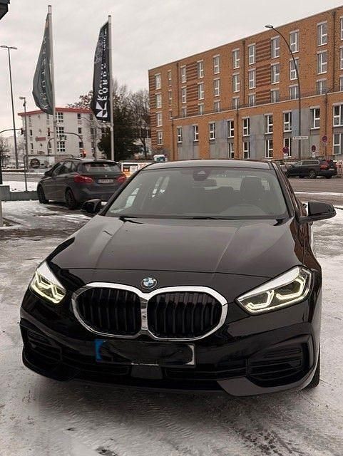 Gebraucht BMW 116 Advantage 109 PS (80 kW) 2022 Schwarz Kleinwagen