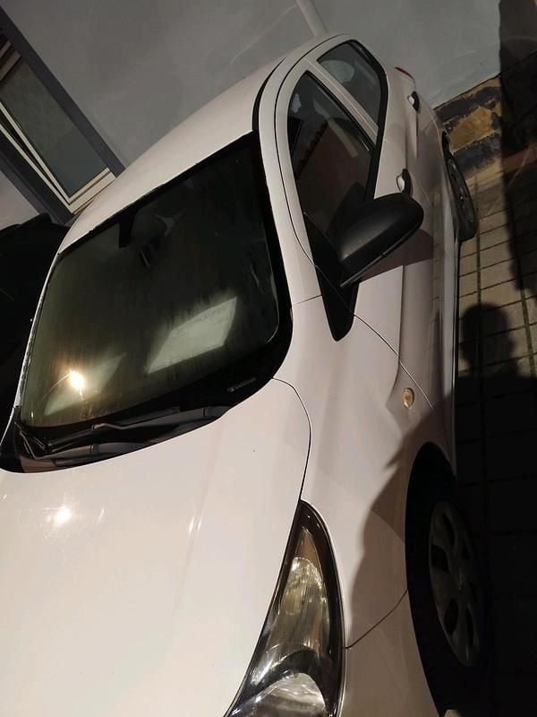 Gebraucht Opel Karl 75 PS (55 kW) 2015 Weiß Kleinwagen
