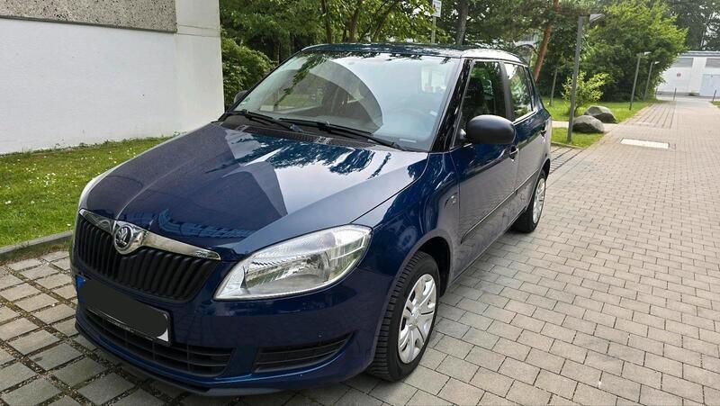 Blau Gebraucht 2014 Skoda Fabia Limousine | 3.300 € (Guter Preis) - Bild 1/4