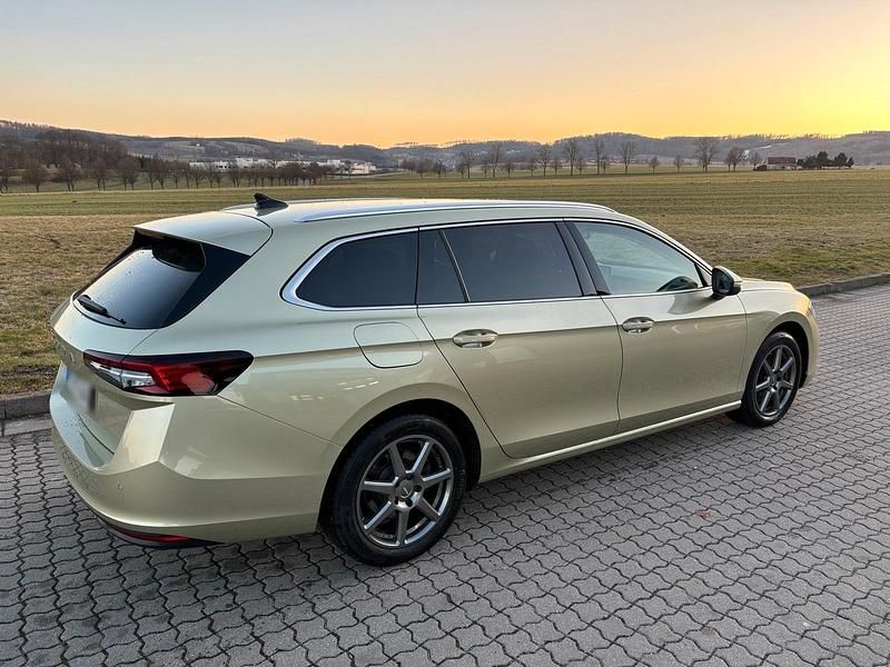 Gebraucht Skoda Superb Selection 150 PS (110 kW) 2024 Beige Kombi