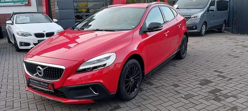 Gebraucht Volvo V40 CC 150 PS (110 kW) 2016 Passion red / solid Kombi