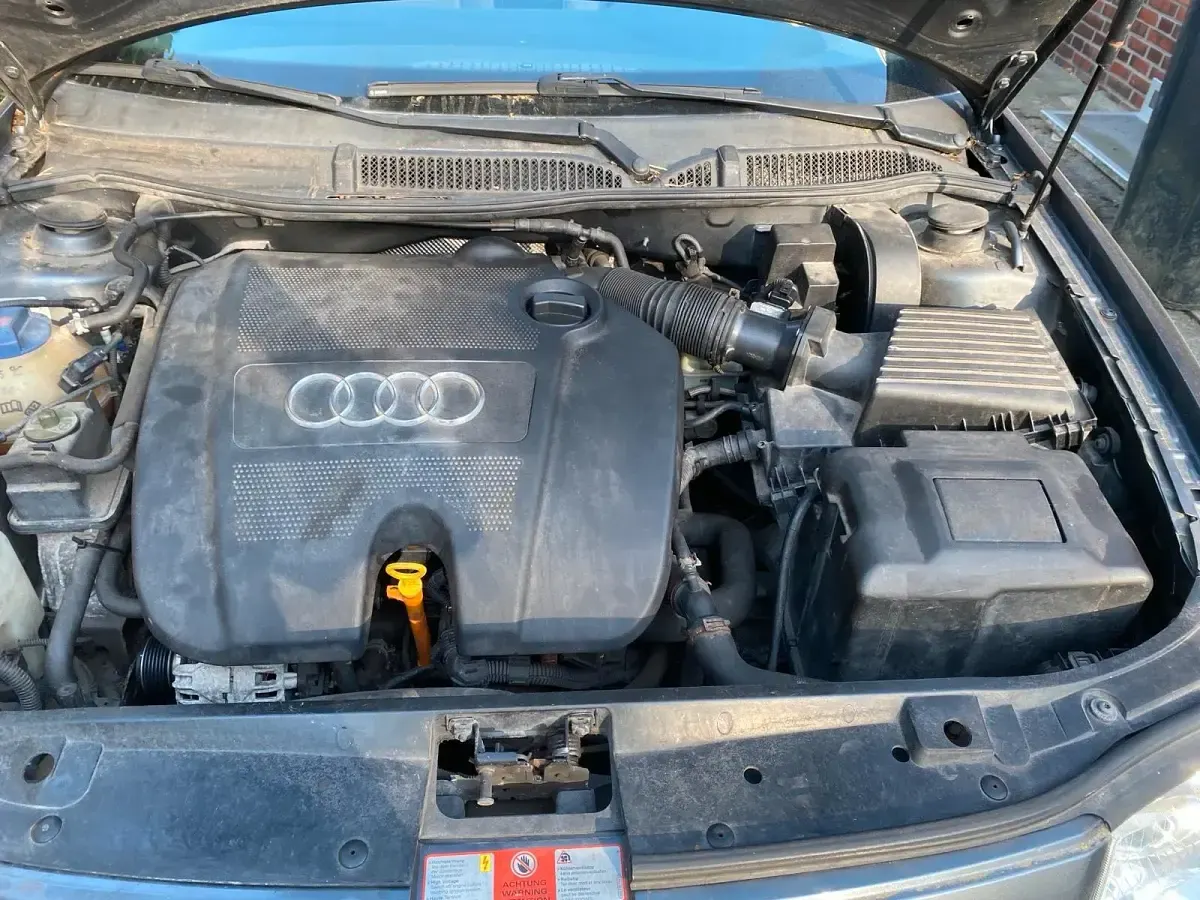 Second-hand Audi A3 105 CP (77 kW) 2001 Gri Hatchback