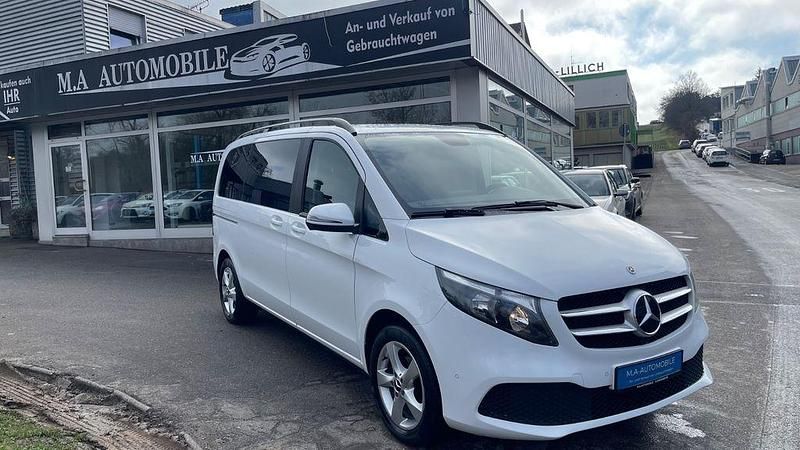 Gebraucht Mercedes V220 163 PS (119 kW) 2020 Weiß Van / Kleinbus