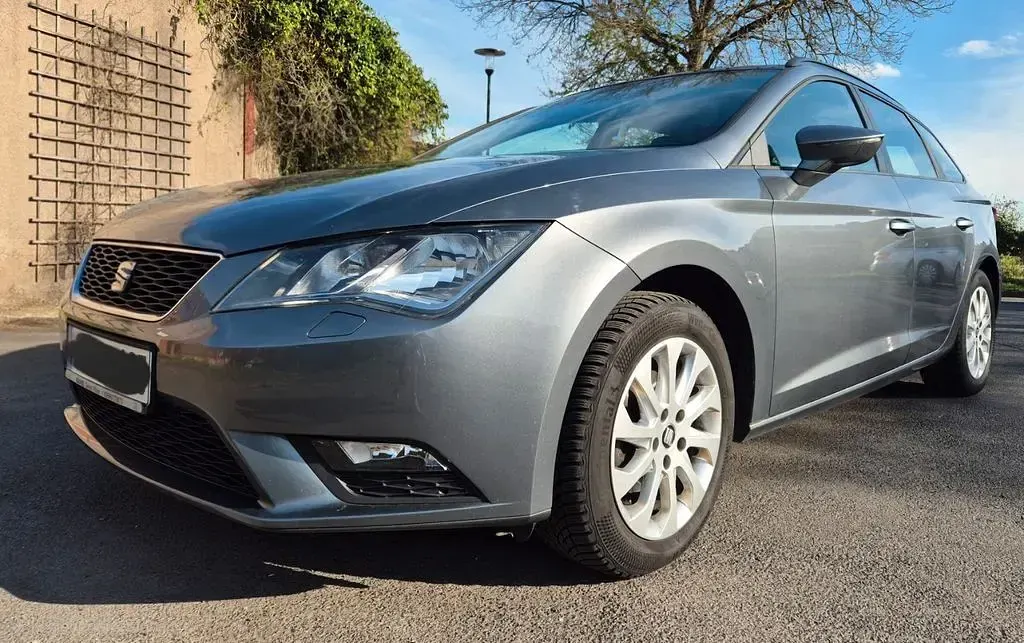 Used Seat Leon ST Reference 105 HP (77 kW) 2015 Grey Estate