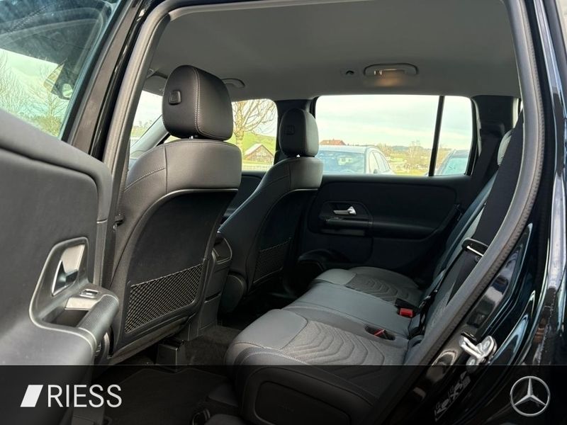 Gebraucht Mercedes GLB200 150 PS (110 kW) 2024 Schwarz SUV