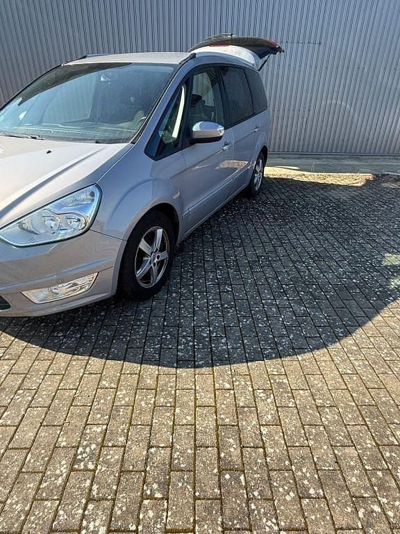 Gebraucht Ford Galaxy Titanium 140 PS (102 kW) 2010 Grau Van / Kleinbus