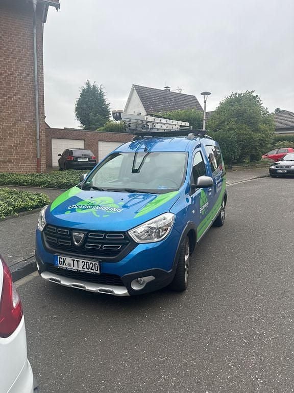 Blau Gebraucht 2020 Dacia Dokker Stepway Van | 10.500 € (Superpreis) - Bild 1/4