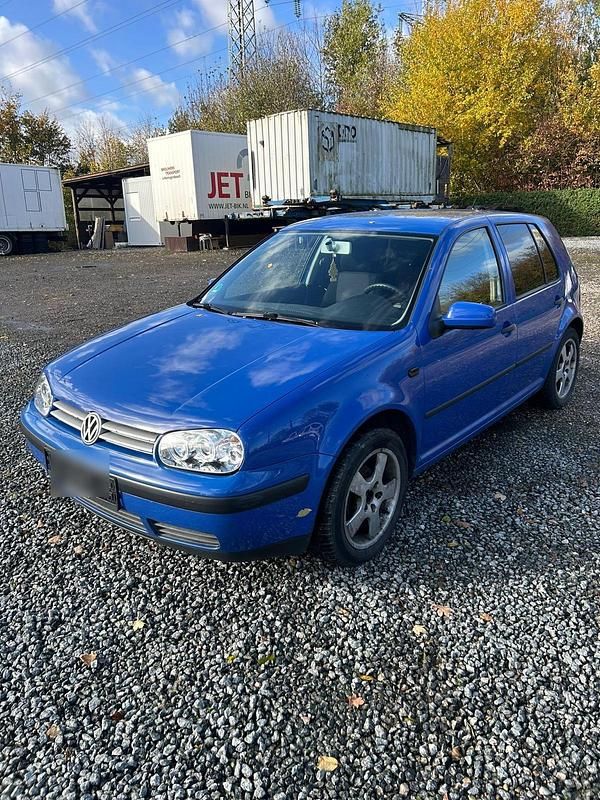 Blau Gebraucht 2001 VW Golf IV Kleinwagen | 535 € (Guter Preis) - Bild 1/4