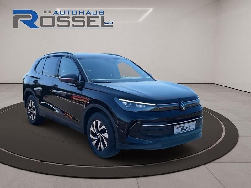 Neu VW Tiguan 150 PS (110 kW) 2026 Grenadillschwarz SUV