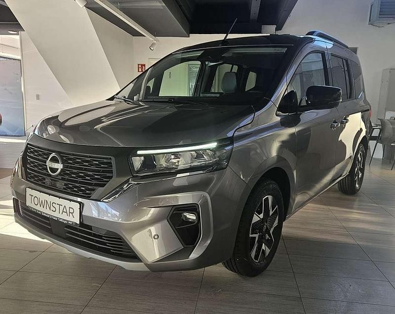 Neu Nissan Townstar Tekna 131 PS (96 kW) 2026 Grau Kombi