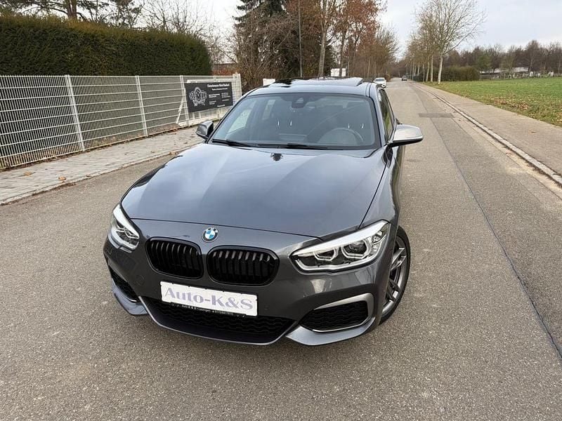 Mineralgrau metallic Gebraucht 2017 BMW M140 M Sport Kleinwagen | 26.900 € (Fairer Preis) - Bild 1/4