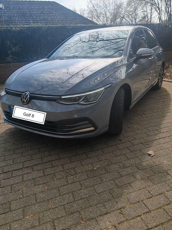 Gebraucht VW Golf VIII Active 110 PS (80 kW) 2021 Grau Limousine