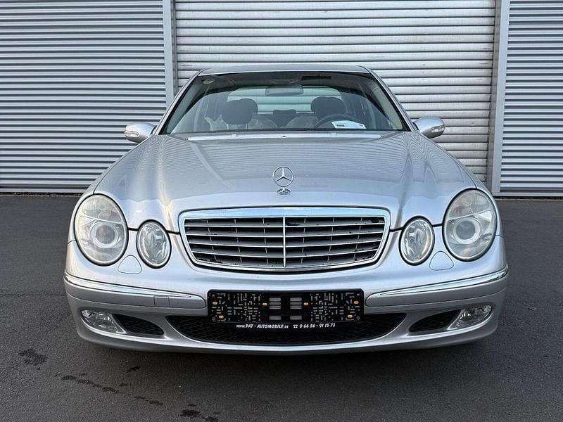Gebraucht Mercedes E320 Elegance 204 PS (150 kW) 2003 Silber Limousine