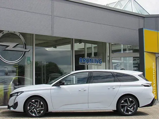 Gebraucht Peugeot 308 SW Allure 131 PS (96 kW) 2025 Weiß Kombi