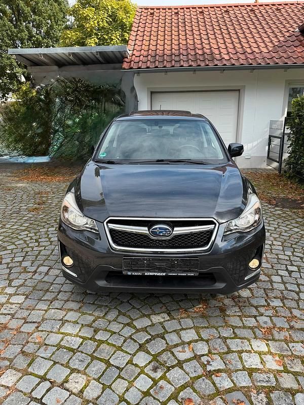 Grau Gebraucht 2017 Subaru XV SUV | 7.950 € (Fairer Preis) - Bild 1/4
