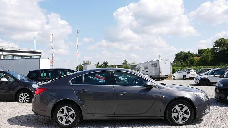 Gebraucht Opel Insignia 131 PS (96 kW) 2010 Grau Limousine