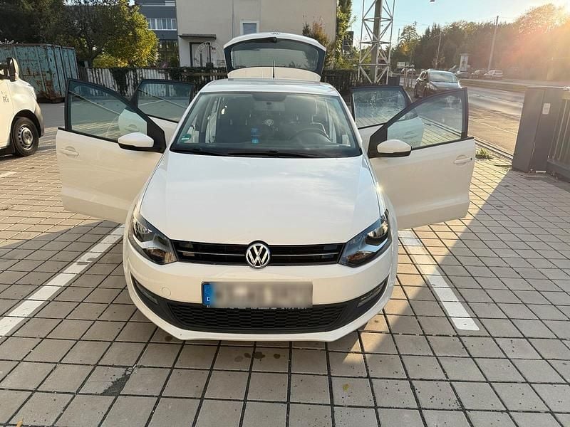 Weiß Gebraucht 2012 VW Polo Comfortline Kleinwagen | 6.800 € (Fairer Preis) - Bild 1/4