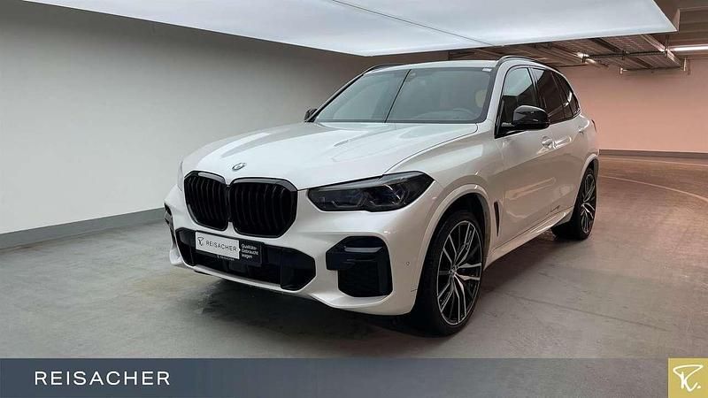 Mineralweiß metallic Gebraucht 2022 BMW X5 M SUV | 63.990 € (Fairer Preis) - Bild 1/3