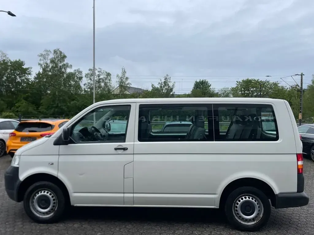 Używany VW Caravelle 131 KM (96 kW) 2009 Biały Van
