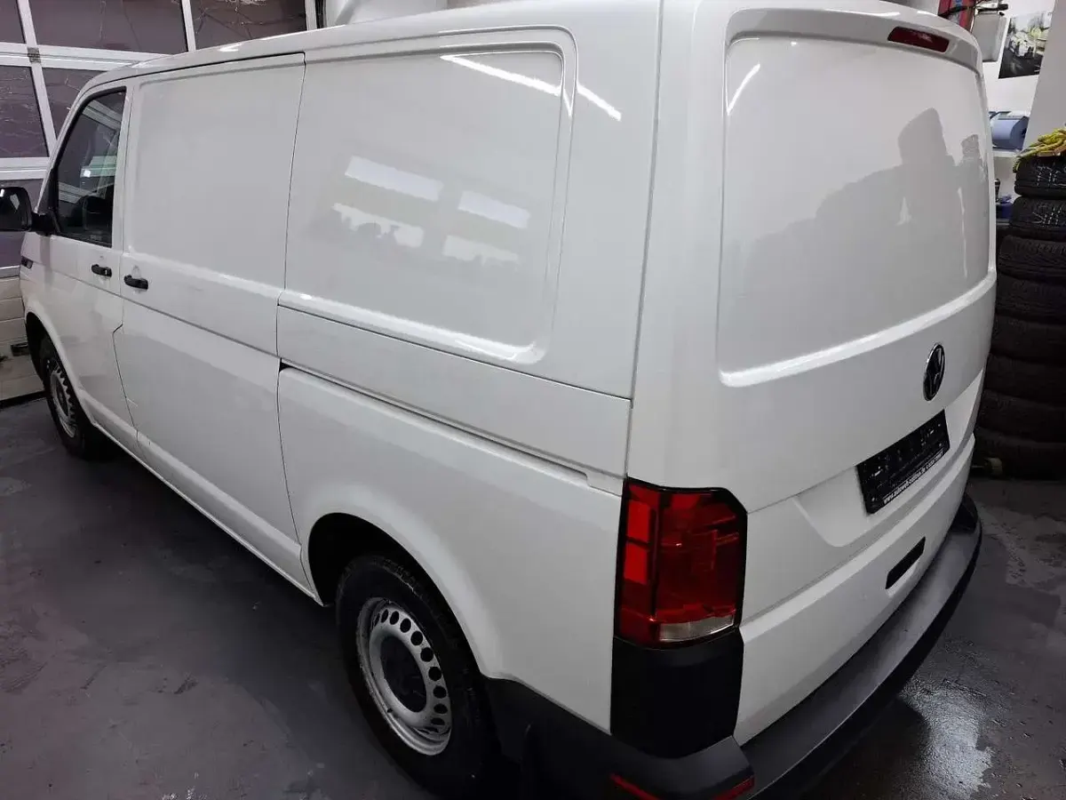Second-hand VW Transporter 150 CP (110 kW) 2020 Alb Van