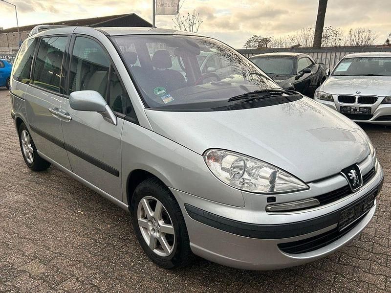 Grau Gebraucht 2003 Peugeot 807 Van / Kleinbus | 1.999 € (Etwas zu teuer) - Bild 1/4