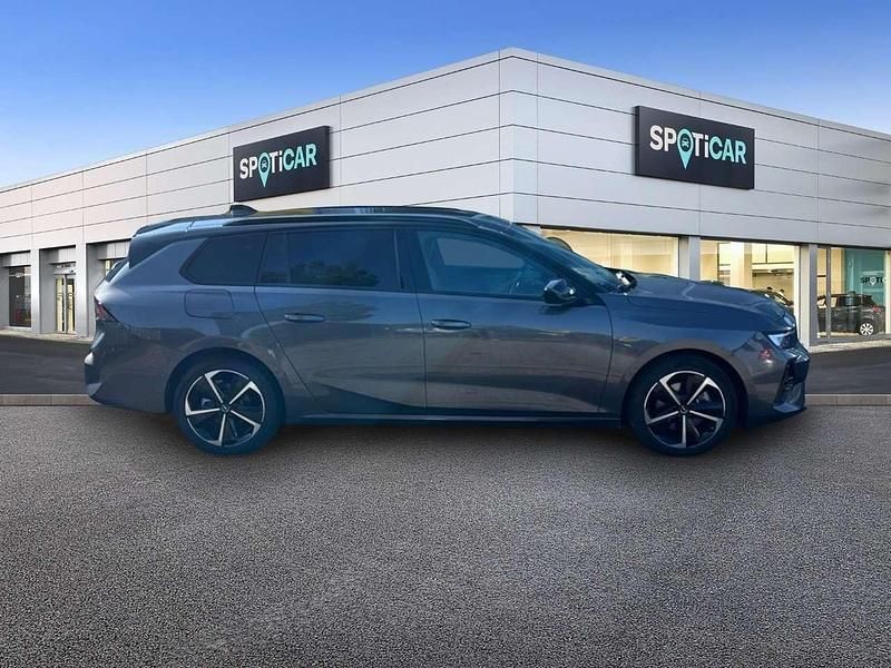Gebraucht Opel Astra 131 PS (96 kW) 2024 Mondstein grau Kombi