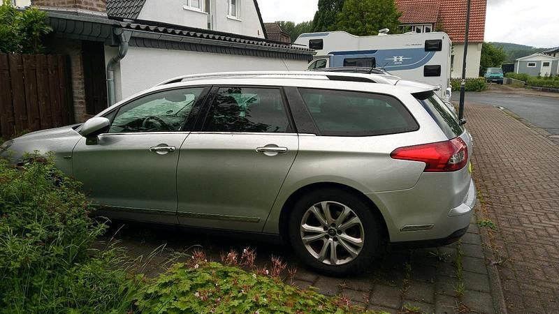 Silber Gebraucht 2012 Citroën C5 Kombi | 2.300 € (Superpreis) - Bild 1/4