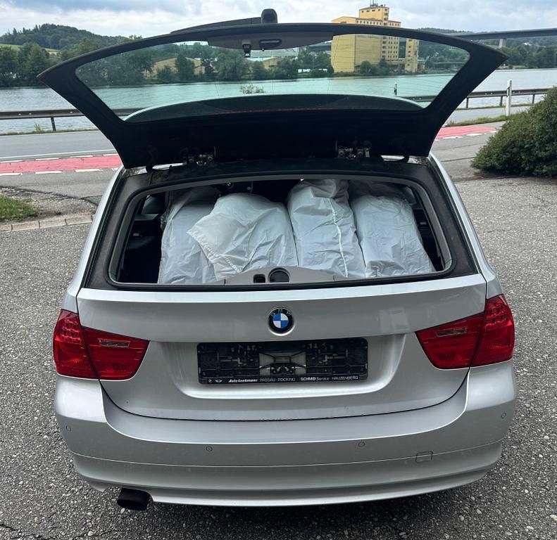 Gebraucht BMW 318 143 PS (105 kW) 2011 Silber Kombi