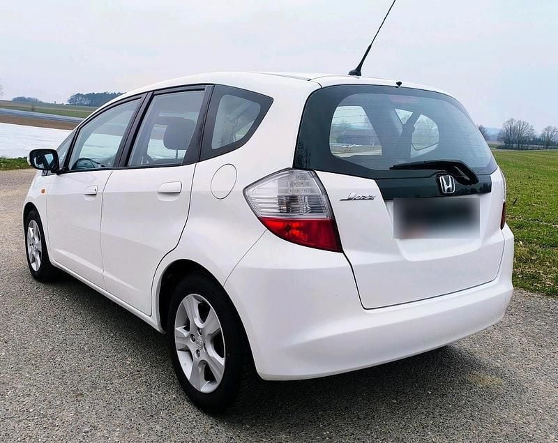 Gebraucht Honda Jazz 90 PS (66 kW) 2010 Weiß Kleinwagen