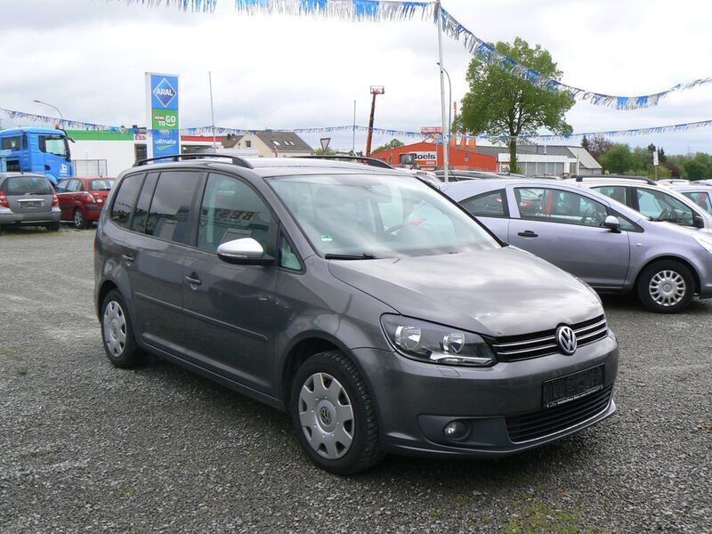 Grau Gebraucht 2011 VW Touran Comfortline Van / Kleinbus | 4.390 € (Guter Preis) - Bild 1/4