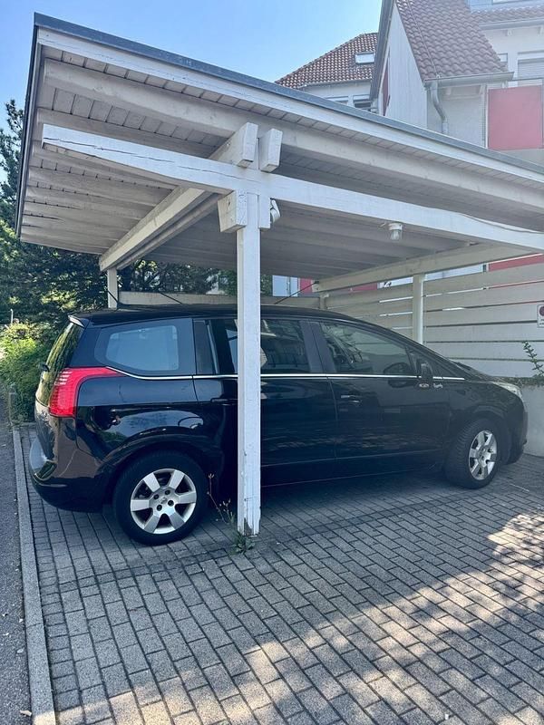 Schwarz Gebraucht 2012 Peugeot 5008 Family Van / Kleinbus | 5.499 € (Fairer Preis) - Bild 1/3