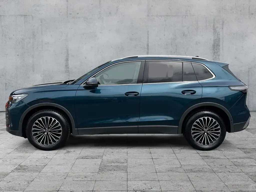 Gebraucht VW Tiguan Elegance 150 PS (110 kW) 2025 Blau SUV