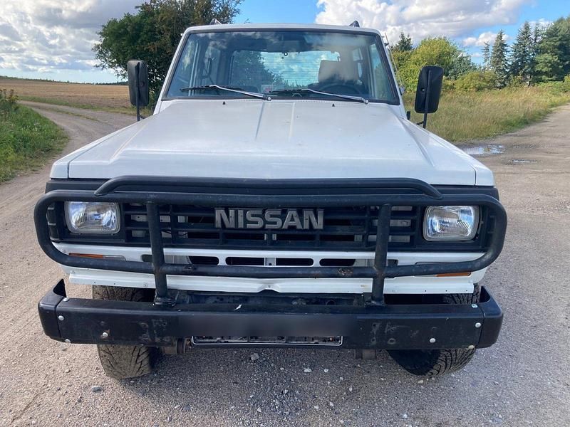 Weiß Gebraucht 1985 Nissan Patrol SUV | 9.999 € - Bild 1/4