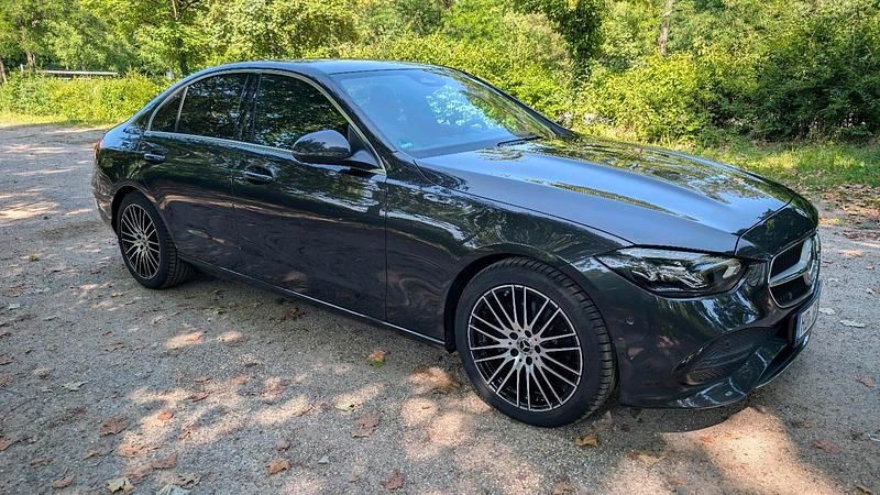 Grau Gebraucht 2022 Mercedes C180 Avantgarde Limousine | 32.500 € (Fairer Preis) - Bild 1/4