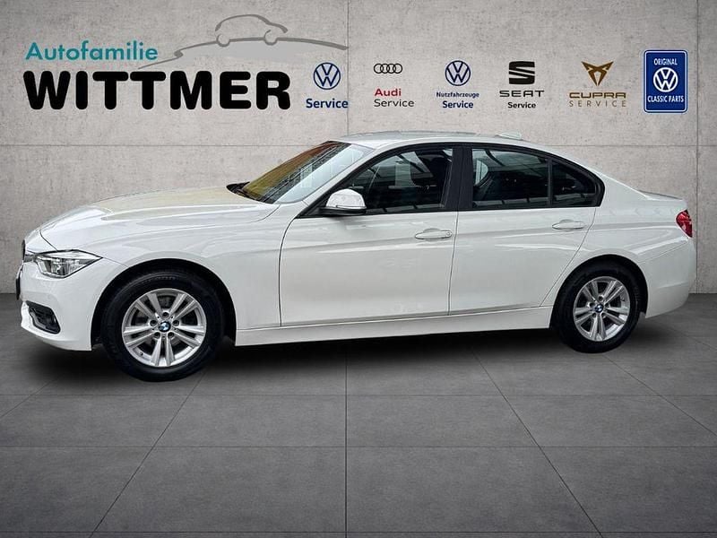 Gebraucht BMW 318 Advantage 136 PS (100 kW) 2017 Weiß Limousine