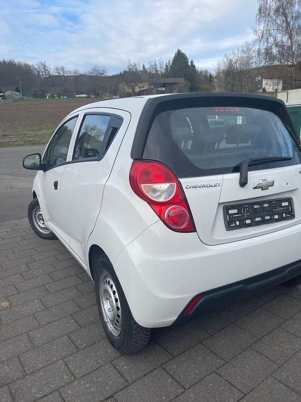 Gebraucht Chevrolet Spark LS 68 PS (50 kW) 2014 Weiß Kleinwagen