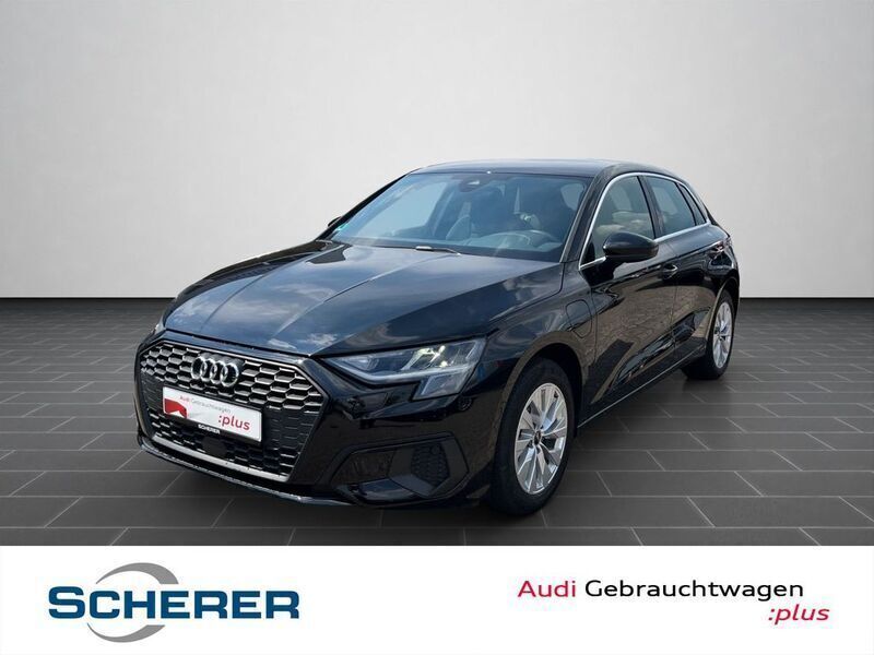 Brillantschwarz Gebraucht 2021 Audi A3 Sportback e-tron S-Line Limousine | 23.900 € (Superpreis) - Bild 1/4