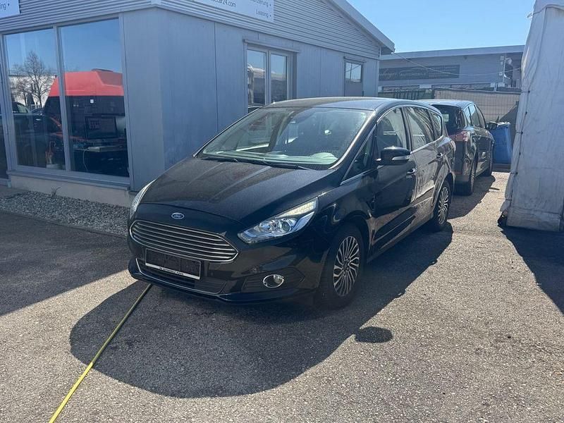 Gebraucht Ford S-MAX Titanium 190 PS (139 kW) 2018 Schwarz Van / Kleinbus