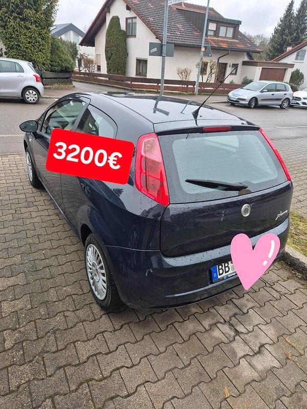 Gebraucht Fiat Punto 65 PS (47 kW) 2009 Blau Kleinwagen