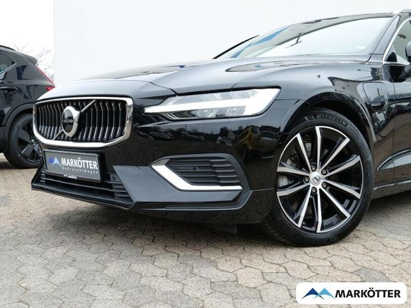 Gebraucht Volvo V60 Core 398 PS (292 kW) 2023 Schwarz Kombi