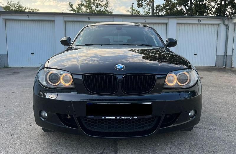 Schwarz Gebraucht 2011 BMW 123 Sport Line Kleinwagen | 7.000 € (Fairer Preis) - Bild 1/4