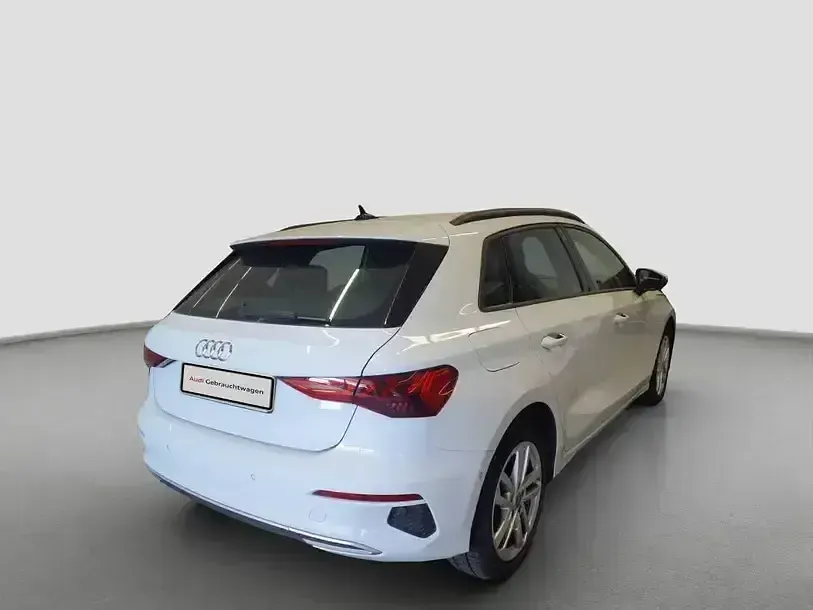 Gebraucht Audi A3 Advanced Plus 116 PS (85 kW) 2024 Weiß Limousine