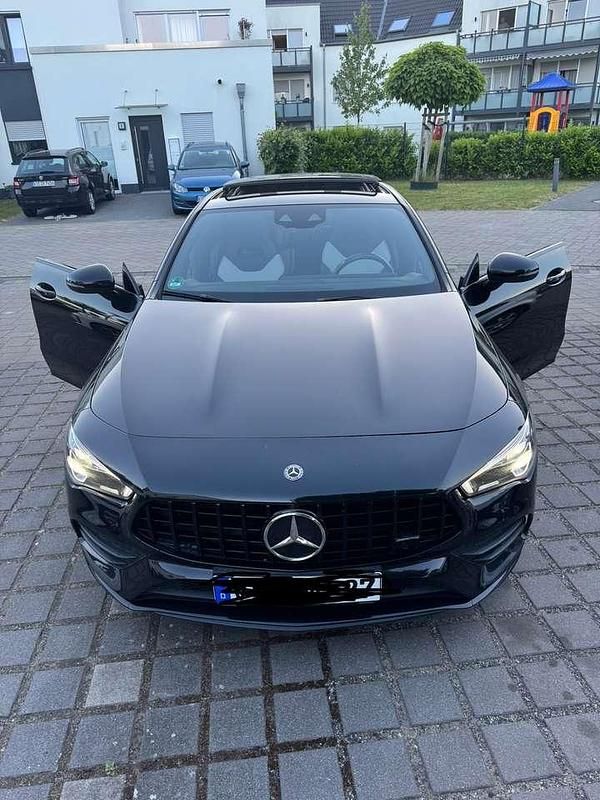 Schwarz Gebraucht 2020 Mercedes CLA250 AMG line Limousine | 35.000 € (Fairer Preis) - Bild 1/4