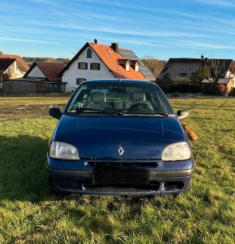 Blau Gebraucht 1998 Renault Clio II Kleinwagen | 1.400 € (Teuer) - Bild 1/4